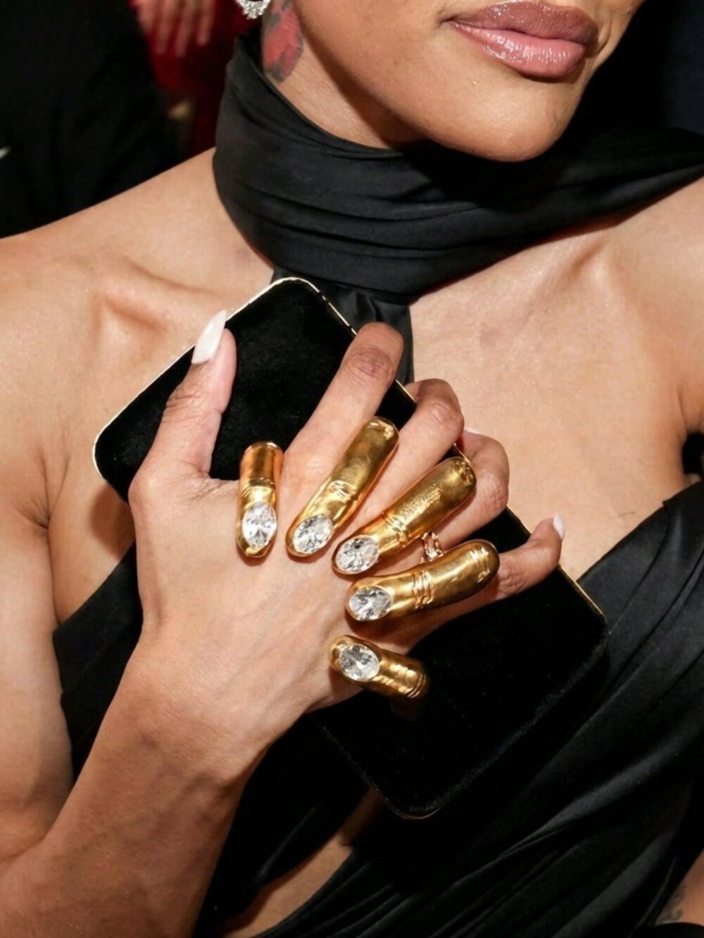 Gold Preppy Women's Metal Inlaid Hand Grip Finger Ring